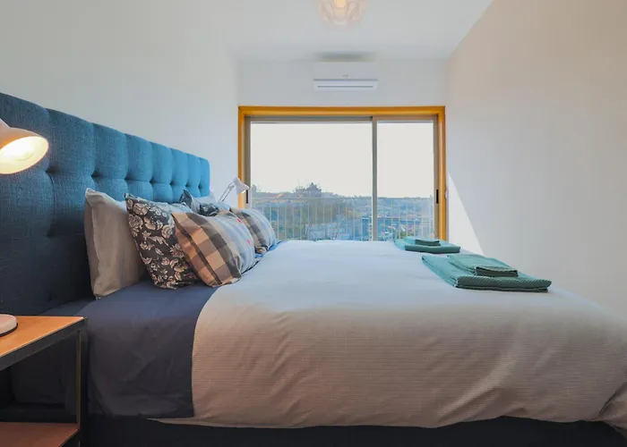 Cathedral Iii Apartment