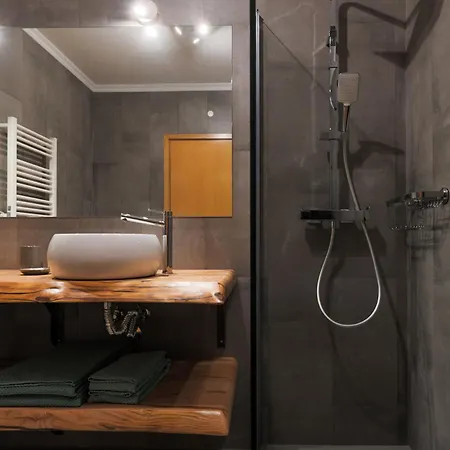 Apartment Cathedral Iii