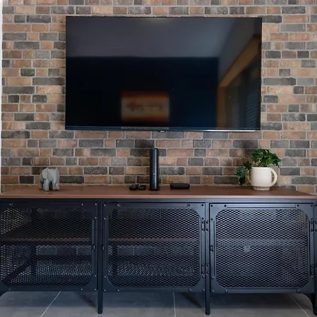 Cathedral Iii Apartment *